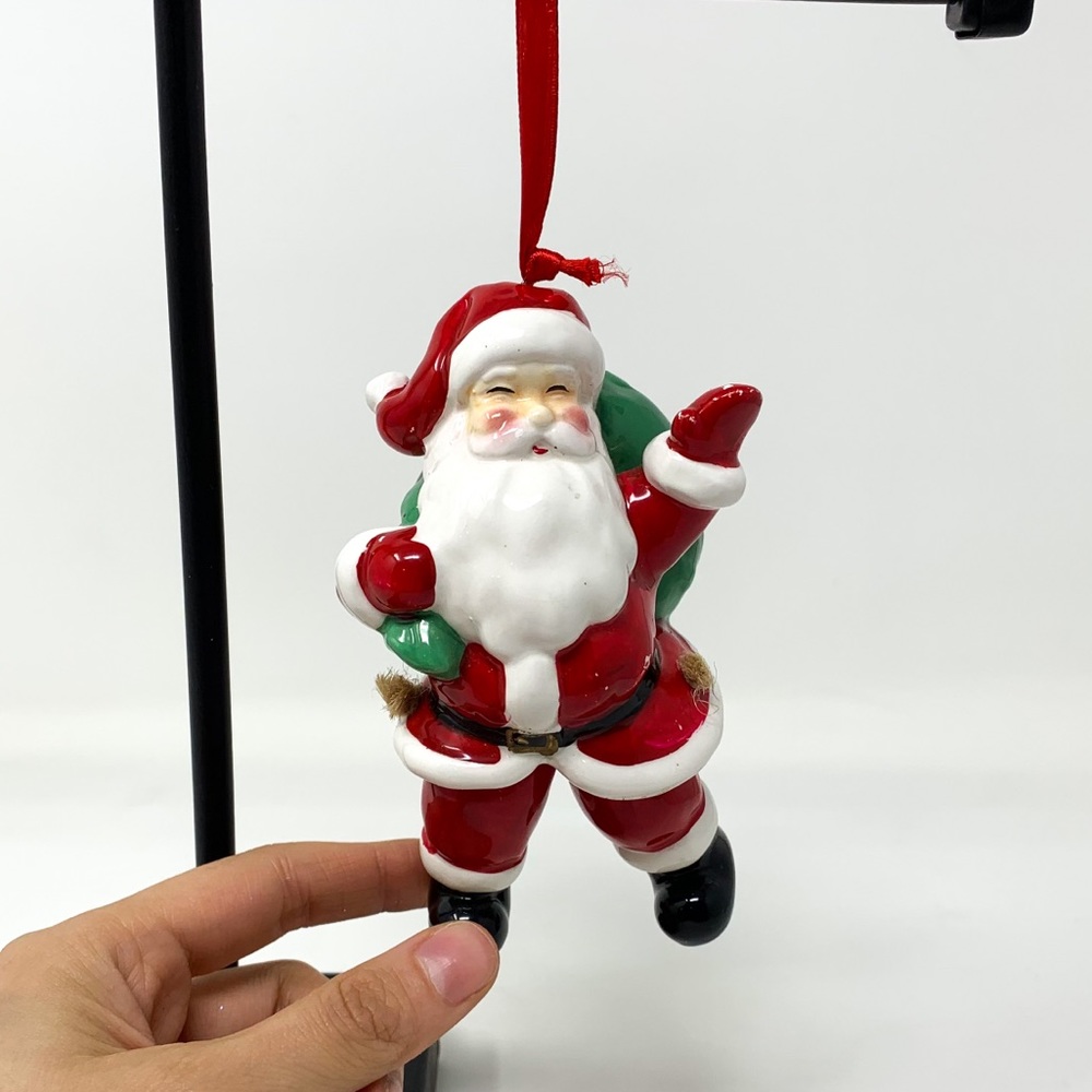 Santa Claus Movable Ornament